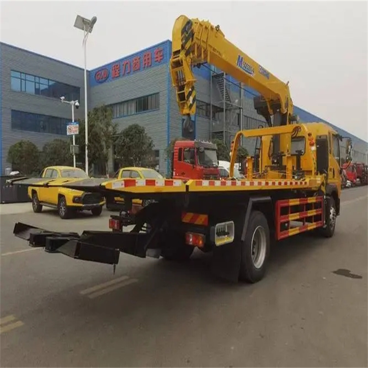 阜沙镇附近小随车吊出租电话，轻松解决搬运烦恼